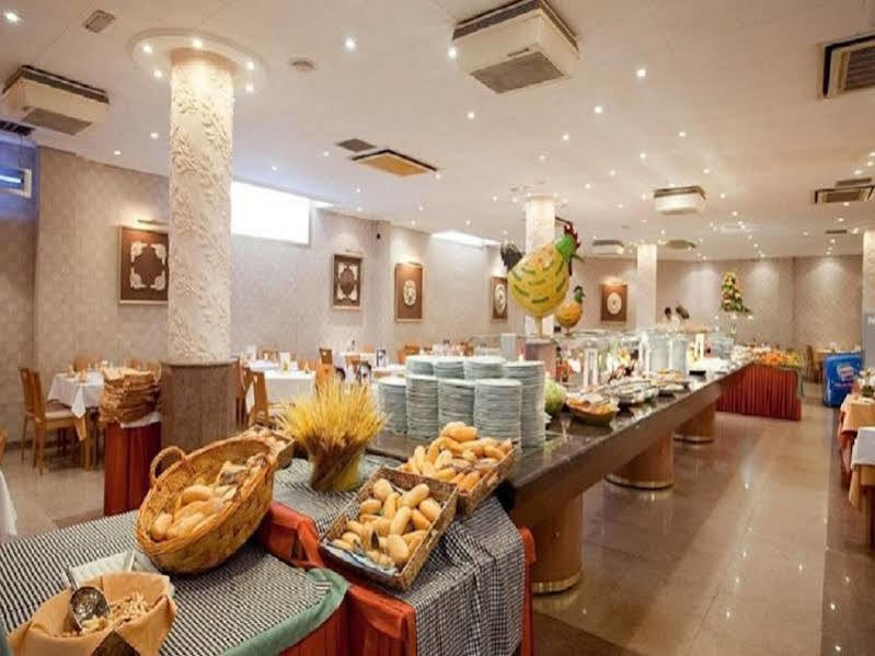 Port Eugeni Hotell Cambrils Eksteriør bilde