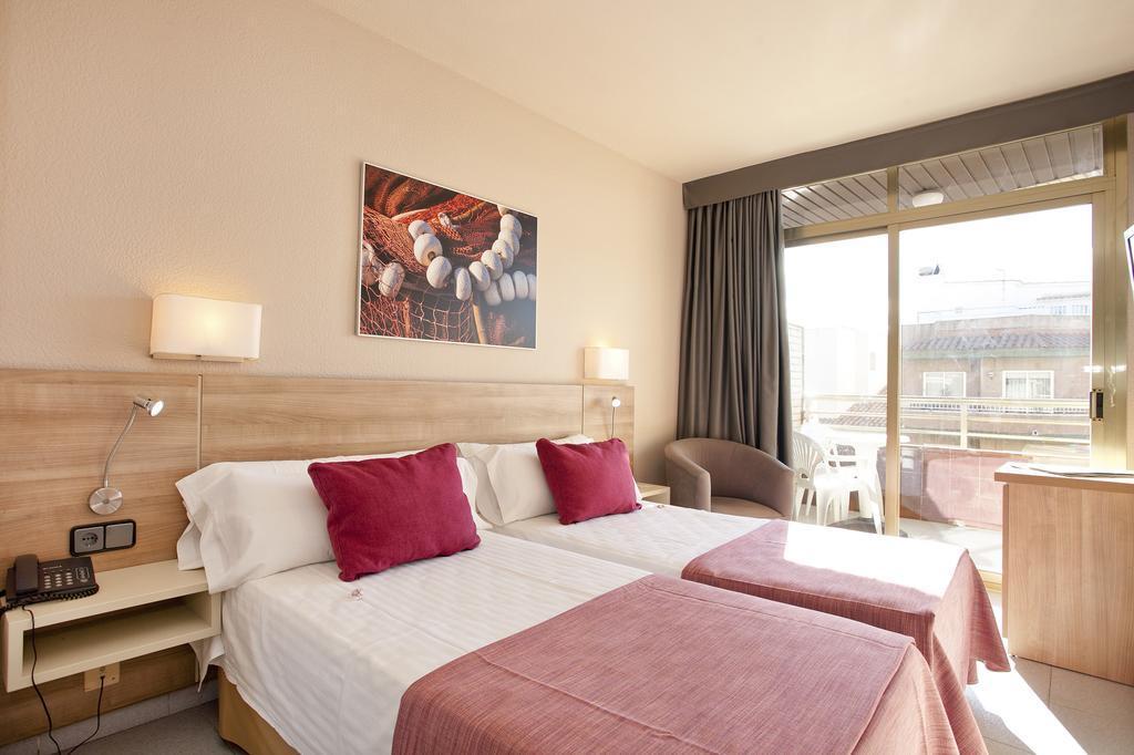 Port Eugeni Hotell Cambrils Eksteriør bilde